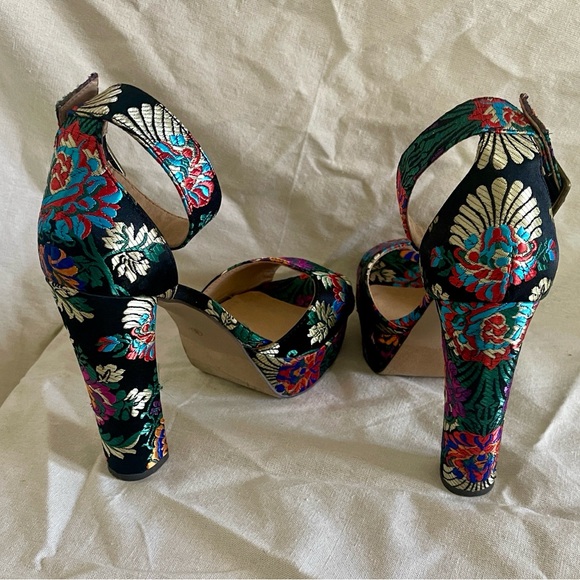 Floral Brocade Platform Heels by It’s women’s size 8 - Picture 4 of 13